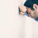 15 hábitos que te pueden llevar al fracaso en emprendimiento | ¡Detenlos!
