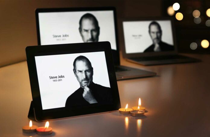 Imagen de Steve Jobs en tablet