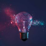 Innovación empresarial | Sin innovación no hay mejora y sin mejora no hay evolución Bombilla explota en el universo