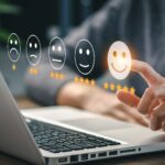 Diseño de interfaz y experiencia de usuario: Emojis como elementos de usabilidad experiencia cliente