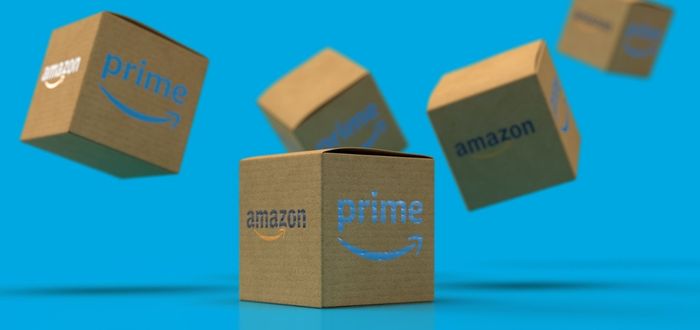 Cajas con logos de Amazon