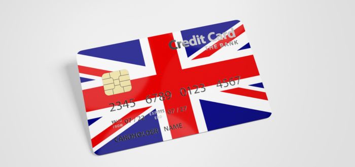 Tarjeta bancaria con la bandera del Reino Unido