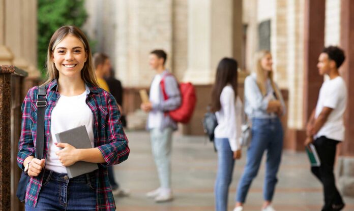 EBIS-Business-Techschool-colabora-con-EUNEIZ